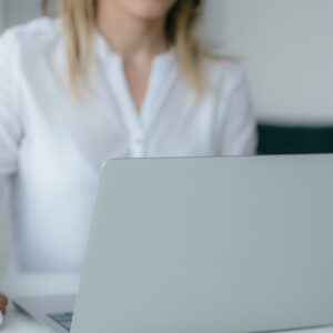 Falsea un presupuesto para que un amigo suyo obtenga un préstamo bancario, ¿el despido es procedente? Falsea un presupuesto para que un amigo suyo obtenga un préstamo bancario, ¿el despido es procedente?