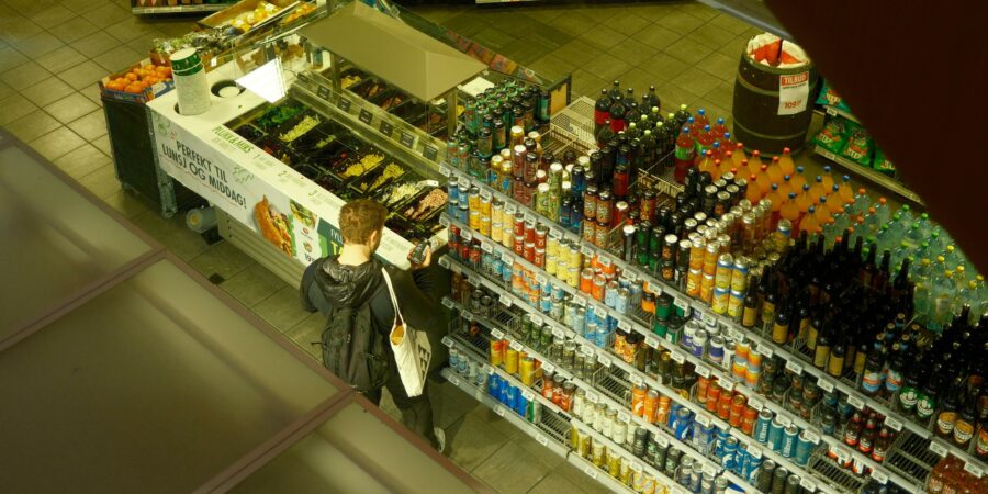 Empleado con 36 años de antigüedad sorprendido intentando sustraer productos: ¿despido procedente?